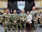𝐒𝐈𝐌𝐏𝐎𝐒𝐈𝐎 𝐃𝐄 𝐋𝐎𝐆𝐈𝐒𝐓𝐈𝐂𝐀 𝐏𝐀𝐑𝐀 𝐋𝐈𝐃𝐄𝐑𝐄𝐒 𝐒𝐄𝐍𝐈𝐎𝐑 𝐃𝐄𝐋 𝐂𝐎𝐌𝐀𝐍𝐃𝐎 𝐒𝐔𝐑